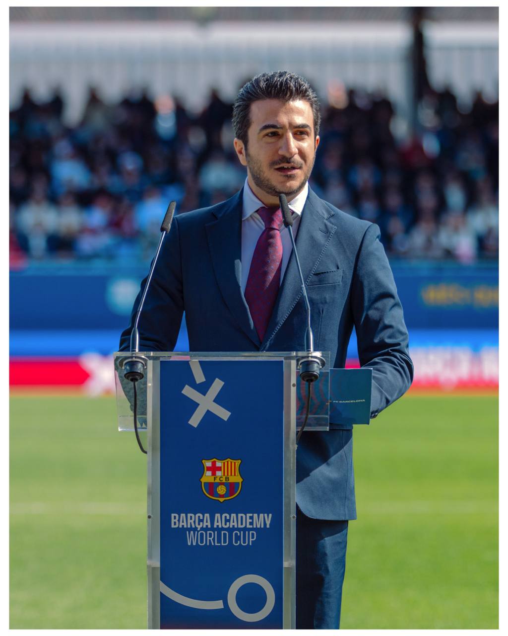 photo 5951824546631454140 y