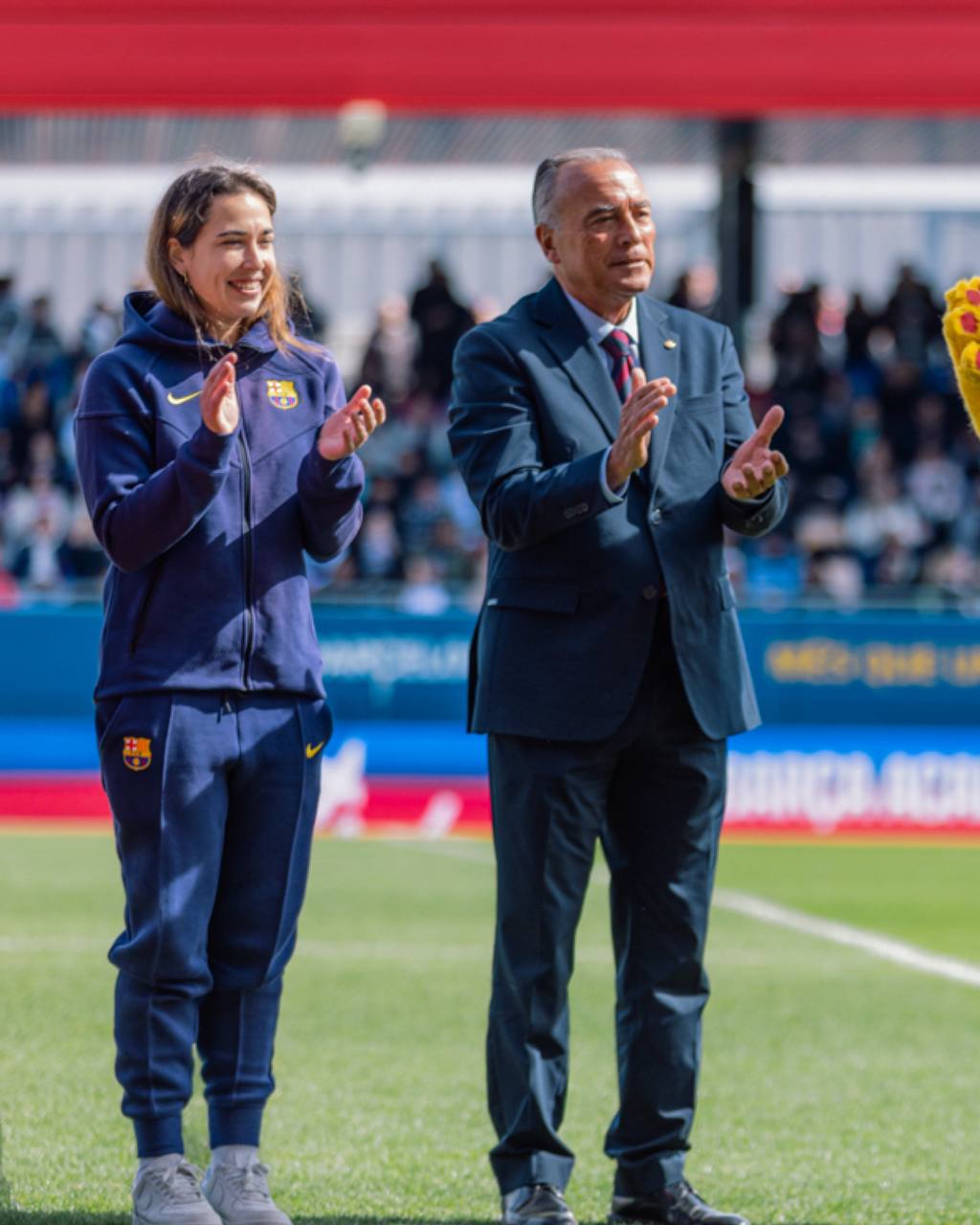 photo 5951824546631454141 y