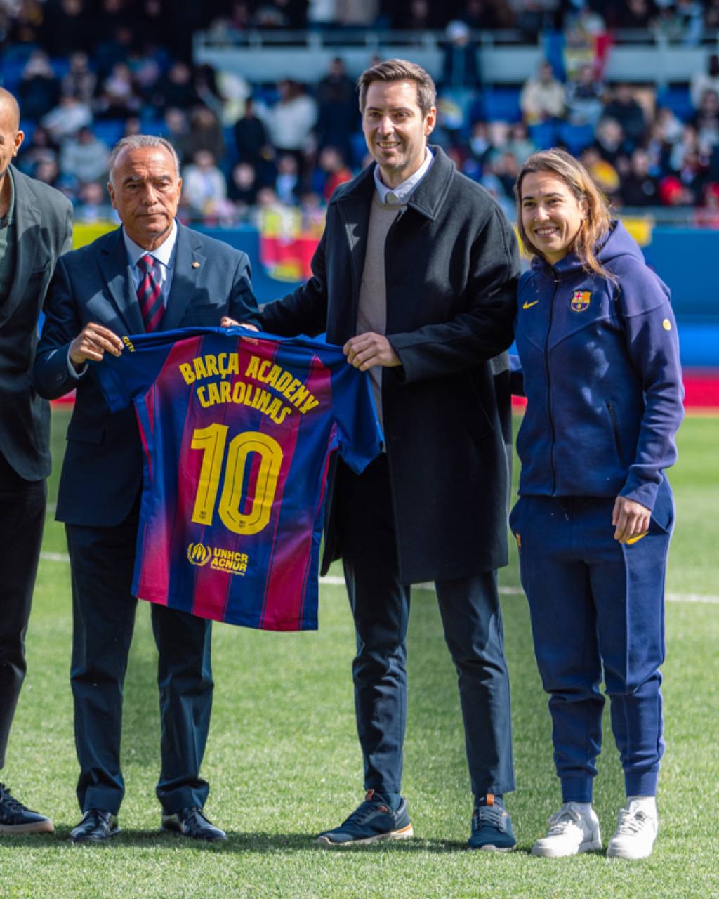 photo 5951824546631454144 y